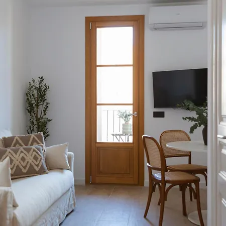 - Gracia 3-b Appartement