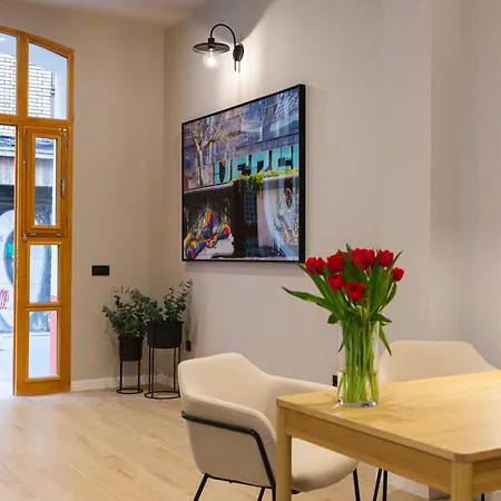 - Gracia 3-b Appartement *